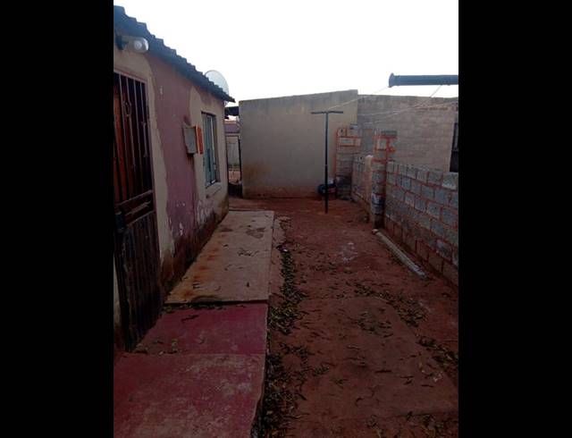 1 BEDROOM HOUSE FOR SALE IN ROODEKOP